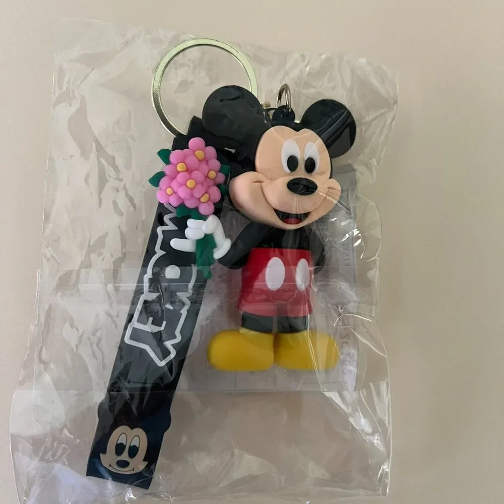 DISNEY Mickey Mouse Keychain Key Fob (BRAND-NEW & SO‎ CUTE!)